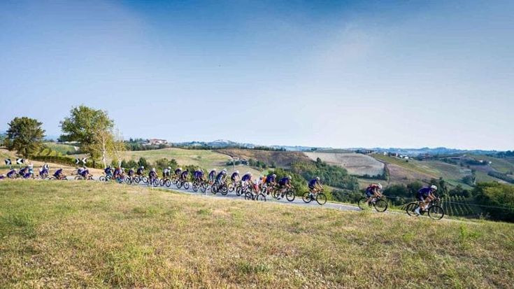 Con l’Étape del Tour in bici sulle salite delle Langhe cuneesi