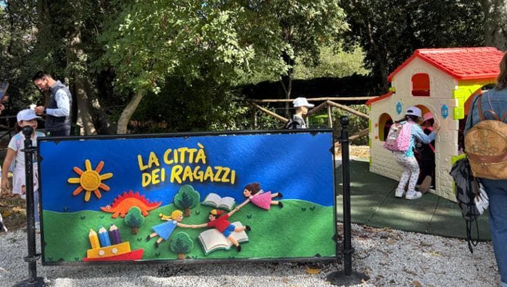 La Città dei Ragazzi torna a vivere con il suo trenino, il battello e il castello
