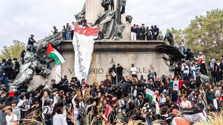 Corteo ad alta tensione: raduni a sorpresa per spiazzare la polizia