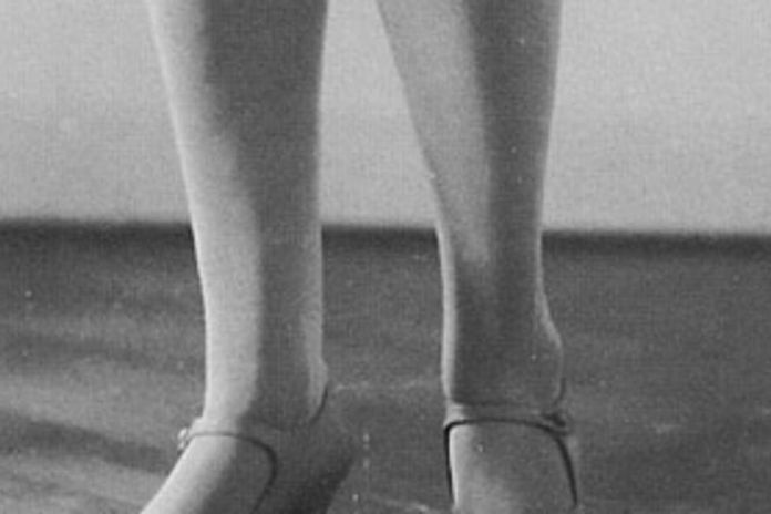 Trieste, due gambe in un pagliaio - La Stampa