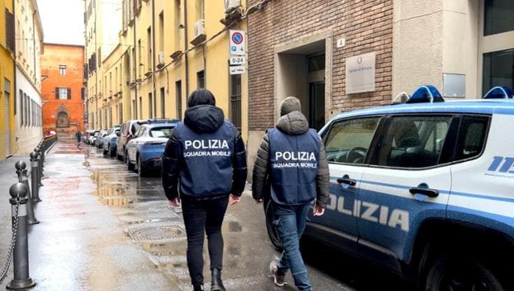 Aggressioni armate e traffico di droga: i mandanti erano in carcere. La polizia smantella la rete