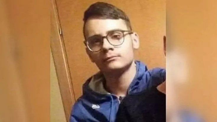 Omicidio Paolo Stasi, sequestrati una pistola a gas e 9mila euro in contanti al 18enne indagato per il delitto di Francavilla