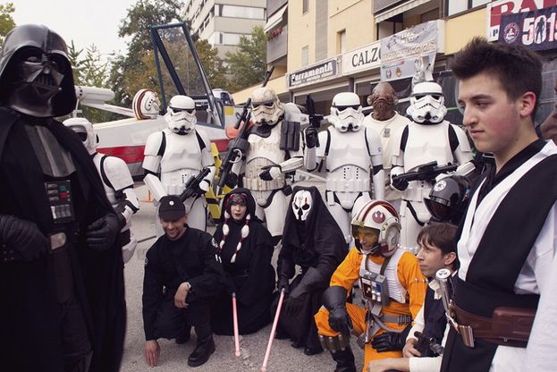 Le truppe imperiali e i ribelli di Star Wars hanno invaso Ravenna