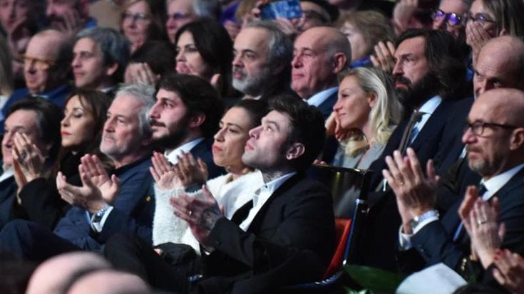 Fedez, la Sampdoria dello scudetto e tanti altri campioni alla serata ricordo per Gianluca Vialli