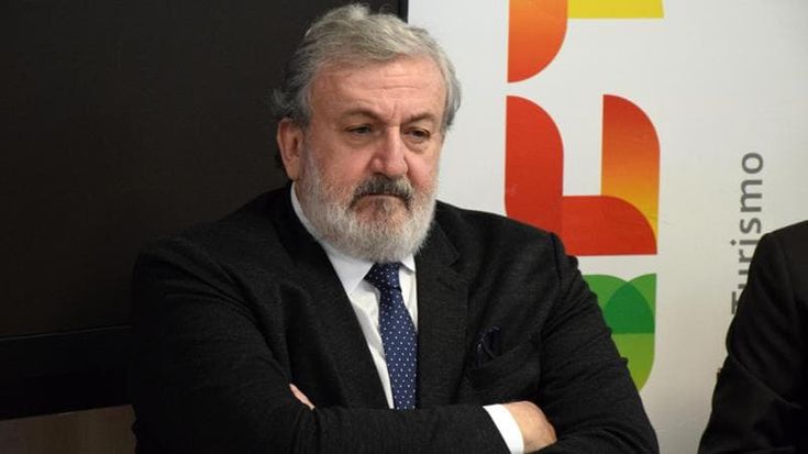 Michele Emiliano sfiora la gaffe su Fitto: “Salvini lo ha mandato...”. La replica del ministro: “Non sono un sequestratore di fondi europei”