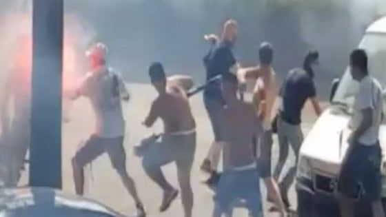 Brescia, scontri dei tifosi con i supporter del Cagliari prima dell'amichevole: carabinieri contusi