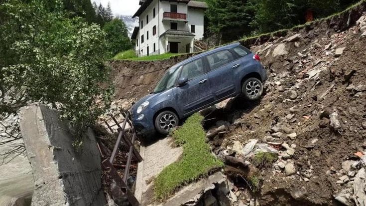 Calamità naturali, Ania: perdite da 2 miliardi l’anno. Rc auto, crescono i profitti delle compagnie