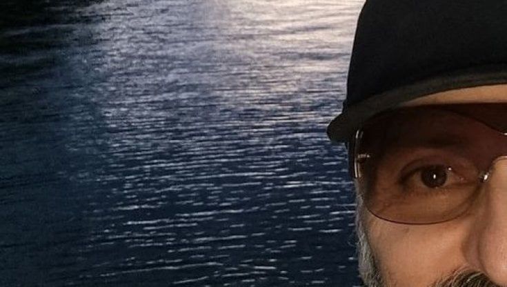 Il sorriso che fa sperare: Dj Gigi D'Agostino torna sui social a un anno dall'annuncio della malattia