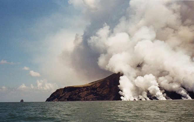 Da Stromboli ai fiumi birmani, a Monti il journal de voyage di Andrea De Fusco 