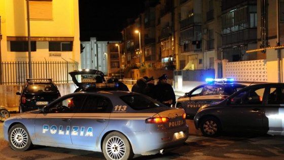 Bari, 39enne fu ucciso per le avances alla compagna del boss in carcere: presi killer e mandante