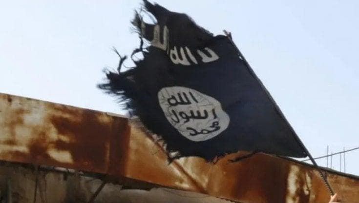 Inneggiava all’Isis e all’odio antisemita su Instagram: arrestato nel Salento ex dipendente Asl