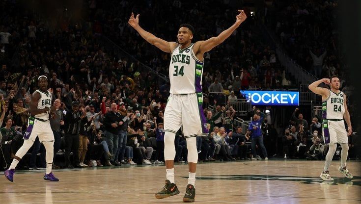 Nba: Antetokounmpo si abbatte sui Lakers, Phoenix al decimo successo di fila