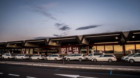Viaggi, l’Antitrust boccia i voucher al posto dei rimborsi: “Non possono essere imposti”