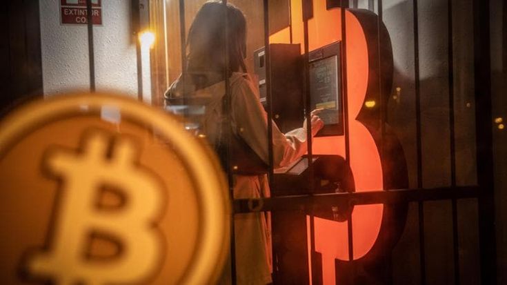 Processo ai re dei bitcoin: 80 truffati per 10 milioni via WhatsApp