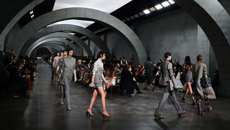 Fendi: le immagini della sfilata della collezione autunno/inverno 2022/2023