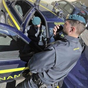 Usura e corruzione, anche quattro poliziotti fra i 17 arrestati in provincia di Varese
