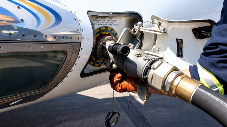 Aircraft fuel supplies halted or sporadic at seven southern airports. Wizzair: solutions now needed