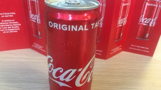 Da Coca-Cola 'The smile can', lattine in Braille "per regalare un sorriso a chi non lo può vedere"