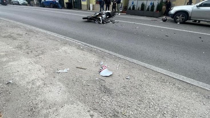 Auto contro moto sulla statale a Vietri, muore un centauro. Il sindaco: "Siamo stanchi di questo bollettino di guerra"