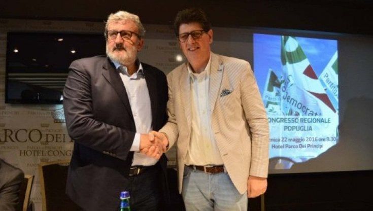 Pd, in Puglia Emiliano contro i dissidenti: "Basta attacchi o revoco gli incarichi". Nel mirino anche l'assessore Pentassuglia