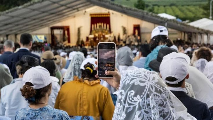 “Ci scomunicano? E per noi che cambia?”: il popolo di Écône alla prova di devozione lefebvriana