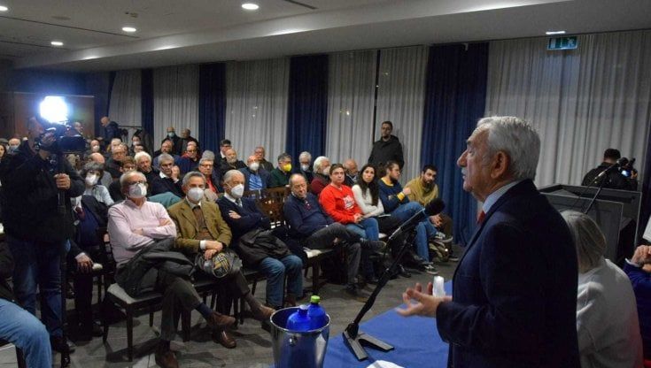 Bari, un manifesto socialista per la sinistra dopo la disfatta alle elezioni: "Lavoro, diritti e la politica al centro"