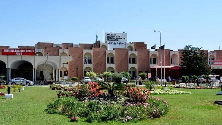 Tragedia in Pakistan, 14 neonati morti in un incendio in ospedale. “Guasto all’aria condizionata”