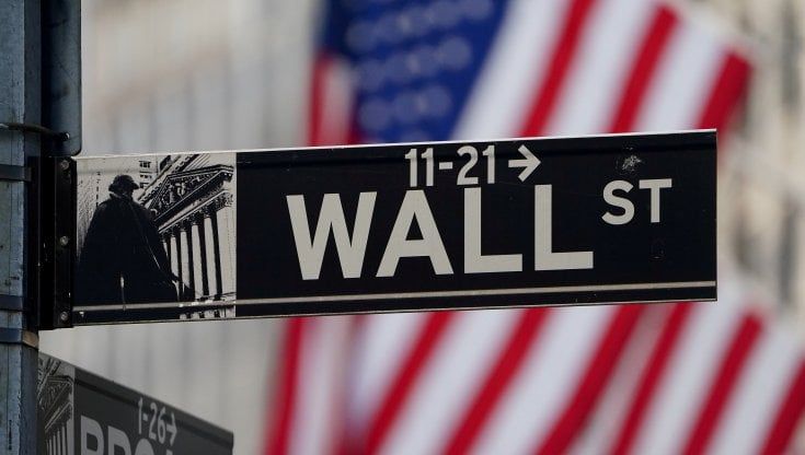 Niente crisi per i grandi top manager Usa, nel 2020 lo stipendio medio sale a 13,7 milioni di dollari