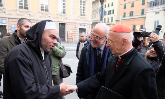 Genova, marcia per la pace con il cardinale Bagnasco