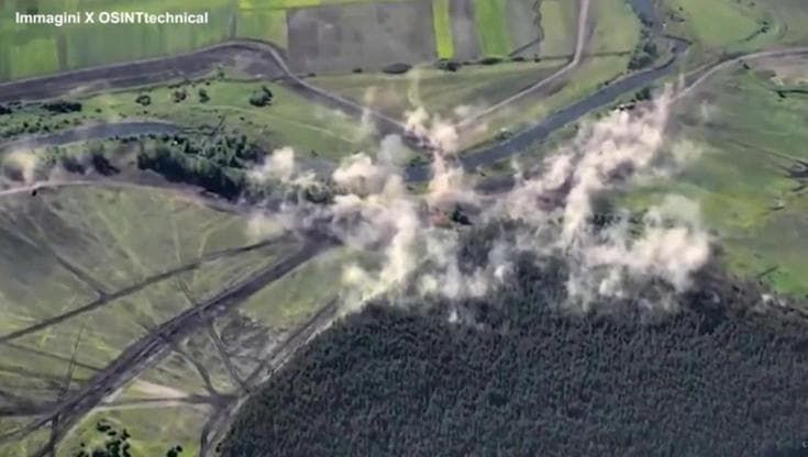 Ucraina, Kiev attacca campo di addestramento russo con gli Atacms americani: il video