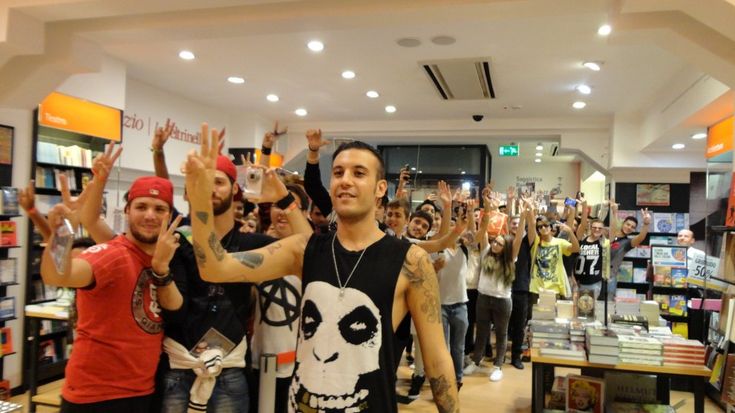 Fred De Palma incontra i fan, anche "a domicilio"