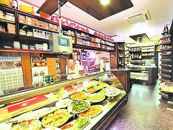 Gastronomia Ferrero, il regno dei golosi nel centro di Torino