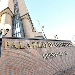 "Dichiarati consumi inferiori": Altroconsumo promuove class action contro Fca