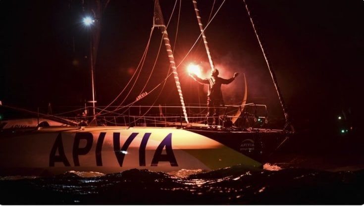 Vela, Dalin primo al traguardo della Vendée Globe: 30 mila miglia intorno agli oceani del mondo