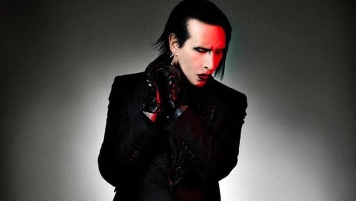 Le suore non ospiteranno più Marilyn Manson a Ferrara. Il sindaco: “Ordini dall’alto”