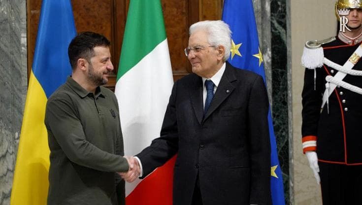 Mattarella riceve Zelensky: "Bentornato a Roma: pieno, costante e inalterato sostegno a Kiev"
