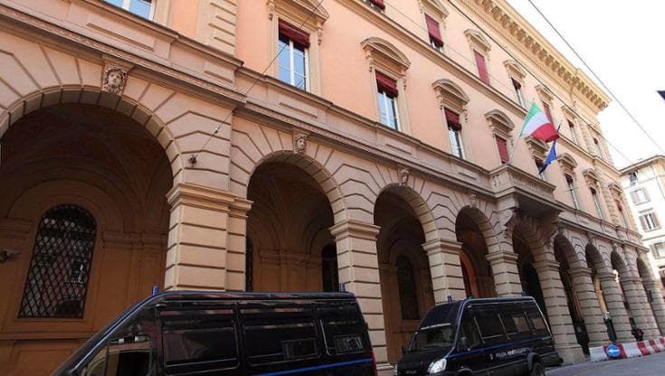 Quattro carabinieri indagati per falso. La prova in un video