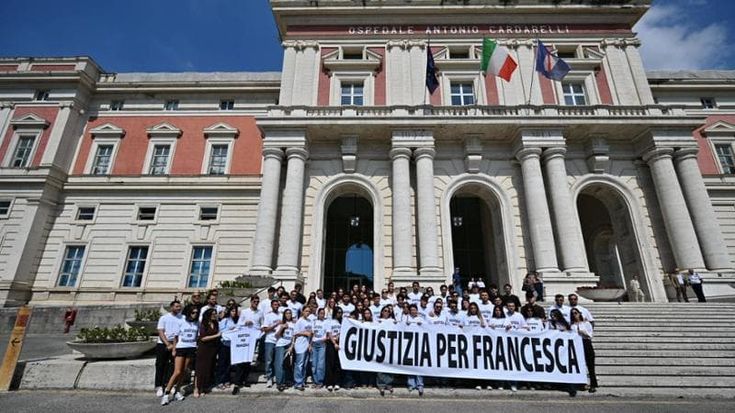 Francesca Antonia Tucci morta al Cardarelli, sit-in davanti all’ospedale: “Giustizia”