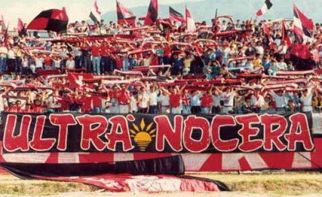 Pacco con la scritta "Ultras"<br />evacuata scuola a Nocera
