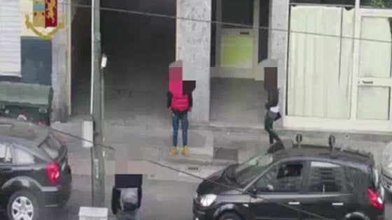 Mafia nigeriana, uno dei fermati si difende: "Raccoglievo soldi per le persone in difficoltà"