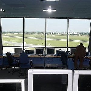 Temporale sull'aeroporto, dirottati due voli a Verona