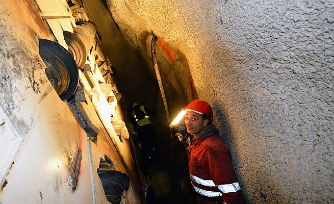 Tav, braccio di ferro alla Camera<br />ma a Chiomonte parte la "talpa"