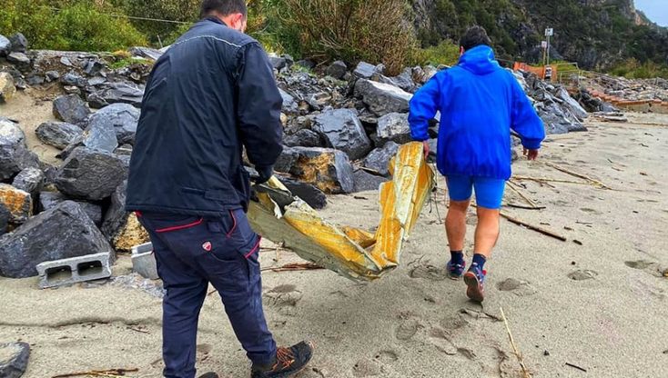 Camerota, volontari festeggiano l’Epifania ripulendo la spiaggia