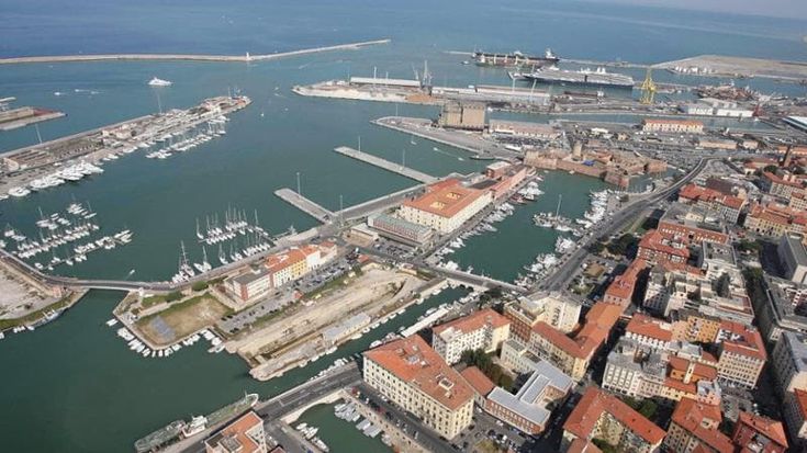 Firenze, Prato e Livorno: tre città al bivio, il futuro è nell’urna