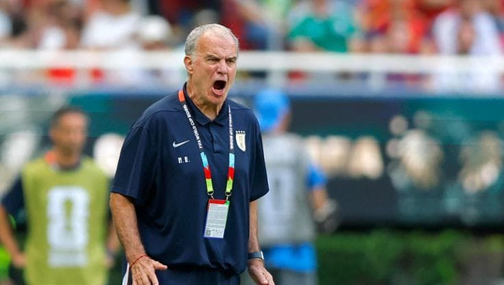 Bielsa, follia e autocritica dopo l'eliminazione dell’Uruguay: la surreale intervista post-gara