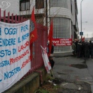 Agrati conferma i licenziamenti, snobbato l'appello dei bambini