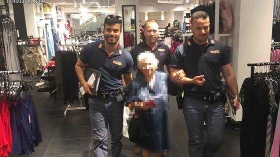 Roma, a 91 anni ruba profumo: agenti pagano di tasca propria e la riportano a casa