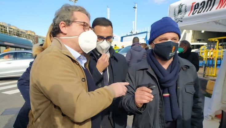 Grillini, ultradestra e pezzi di Fi: così in Sicilia la politica strizza l'occhio ai No Va