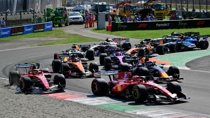 Disastro Leclerc, Hamilton furioso: “Voglio regole scritte”