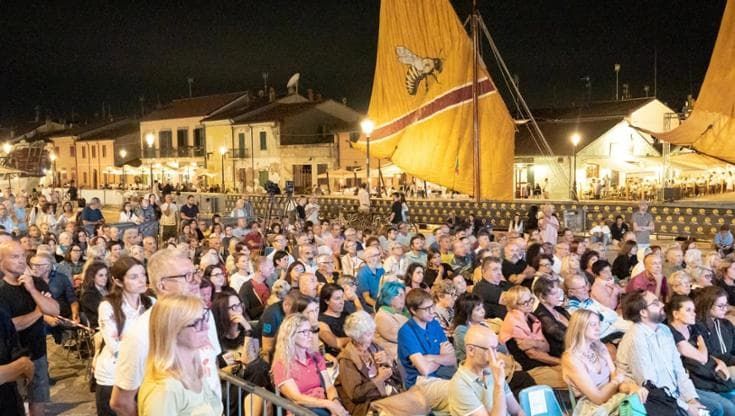 Cesenatico Noir, debutta il dark romance con le star italiane Claire Dee e Corinne Wilson